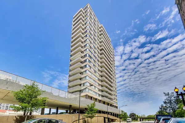 5601 N Sheridan RD #21E, Chicago, IL 60660
