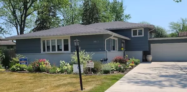 3011 Applegate LN, Glenview, IL 60025