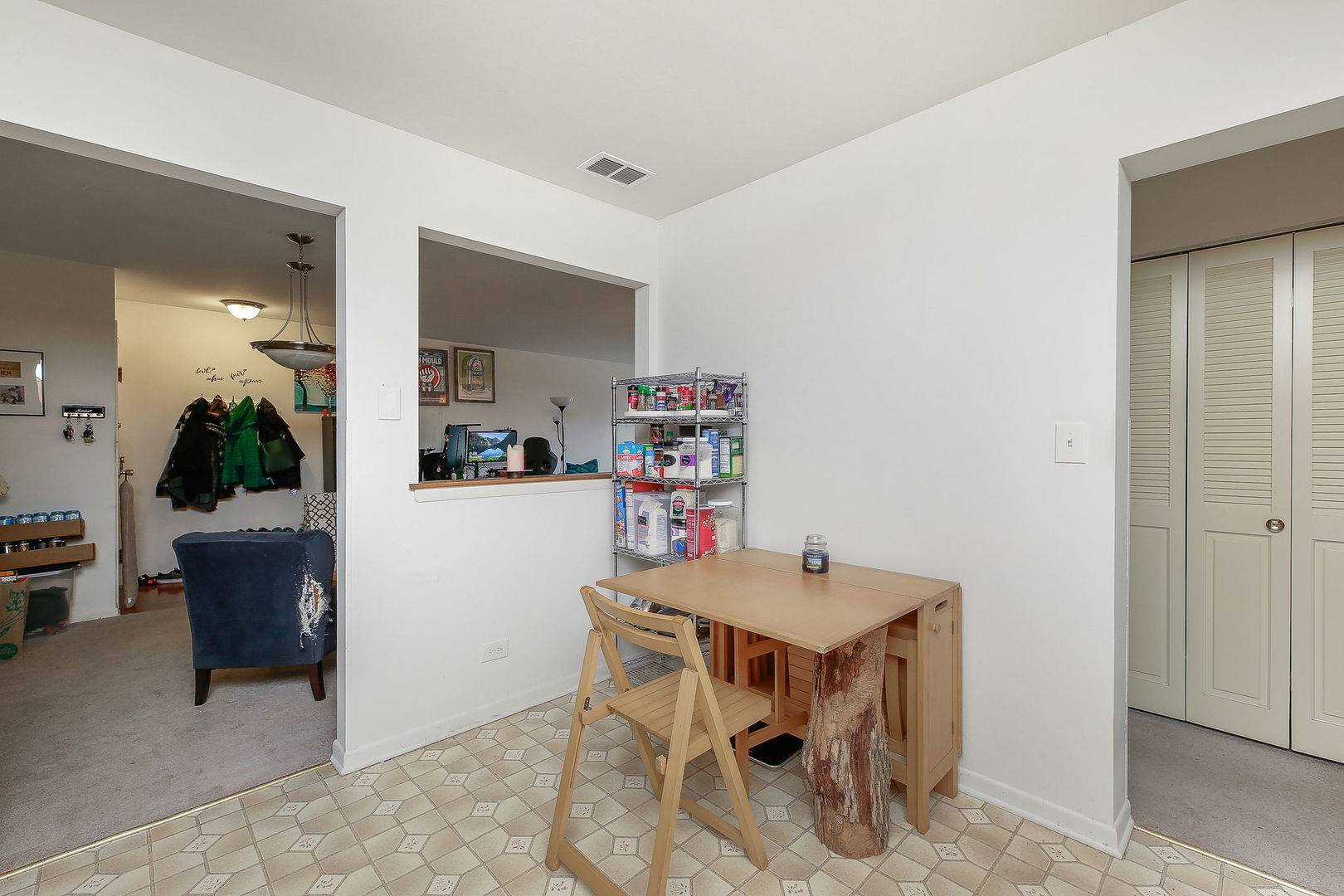 Darien, IL 60561,714 Walnut DR #205