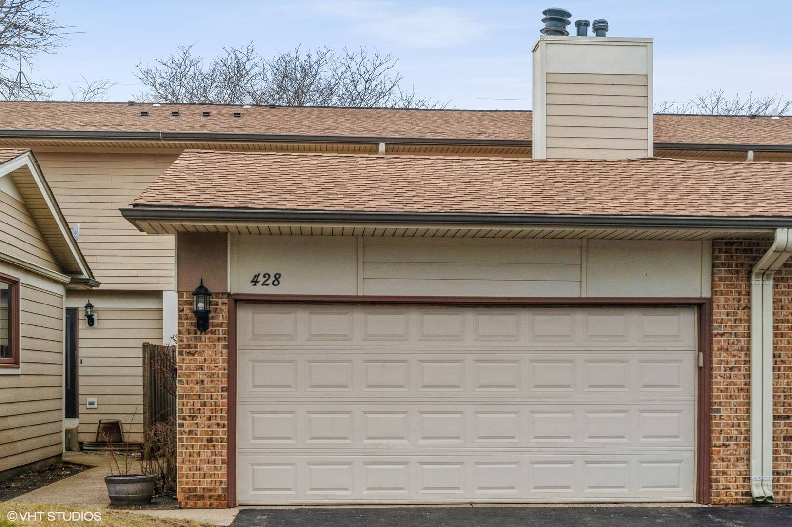 428 Swan BLVD, Deerfield, IL 60015