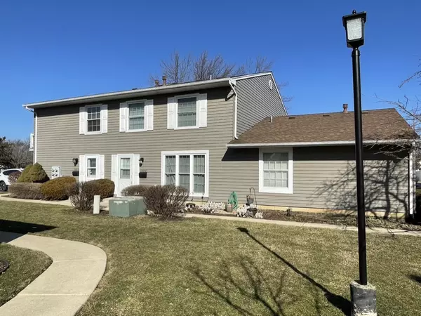 1504 Timber TRL #D, Wheaton, IL 60189