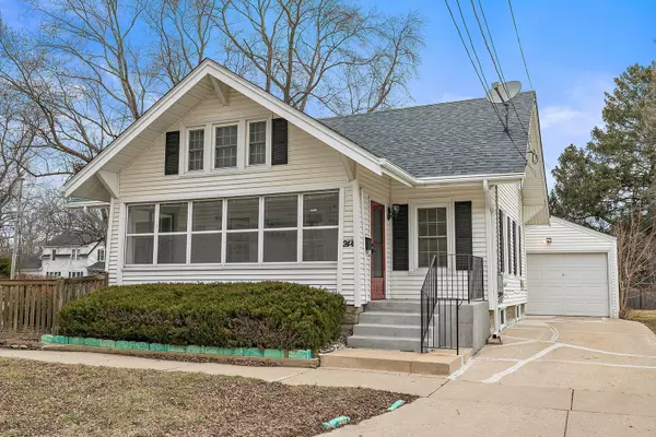 244 Cooper AVE, Elgin, IL 60120