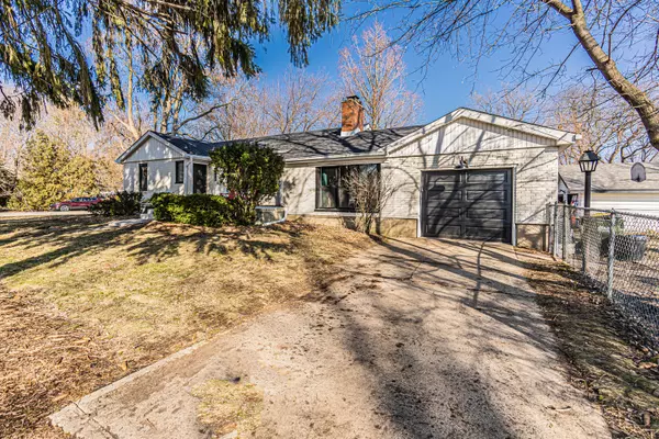 Lake In The Hills, IL 60156,1112 Patton AVE