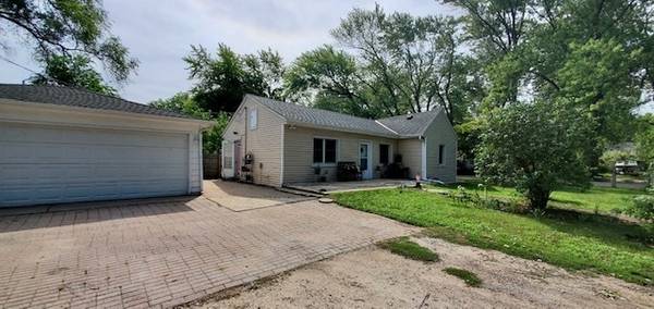 22 Matts RD, Fox Lake, IL 60020