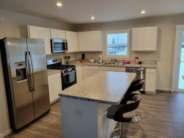 Antioch, IL 60002,1835 Overview CIR