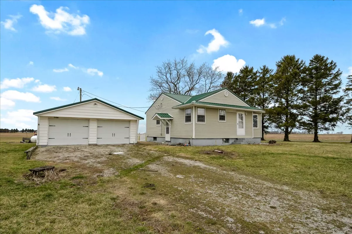 Ivesdale, IL 61851,597 County Road 300 E