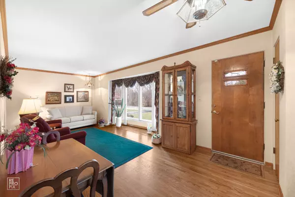 Downers Grove, IL 60516,6019 Lee AVE