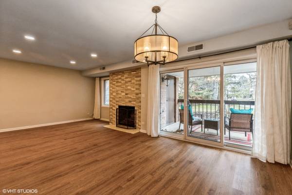 Lincolnshire, IL 60069,203 Rivershire LN #102