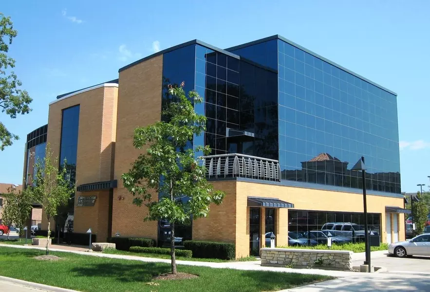 1725 N McGovern ST, Highland Park, IL 60035