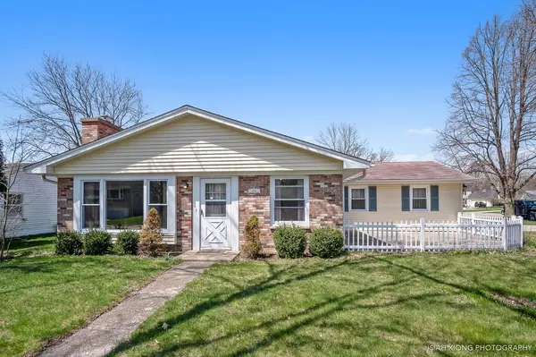 25 Knollwood DR, Montgomery, IL 60538
