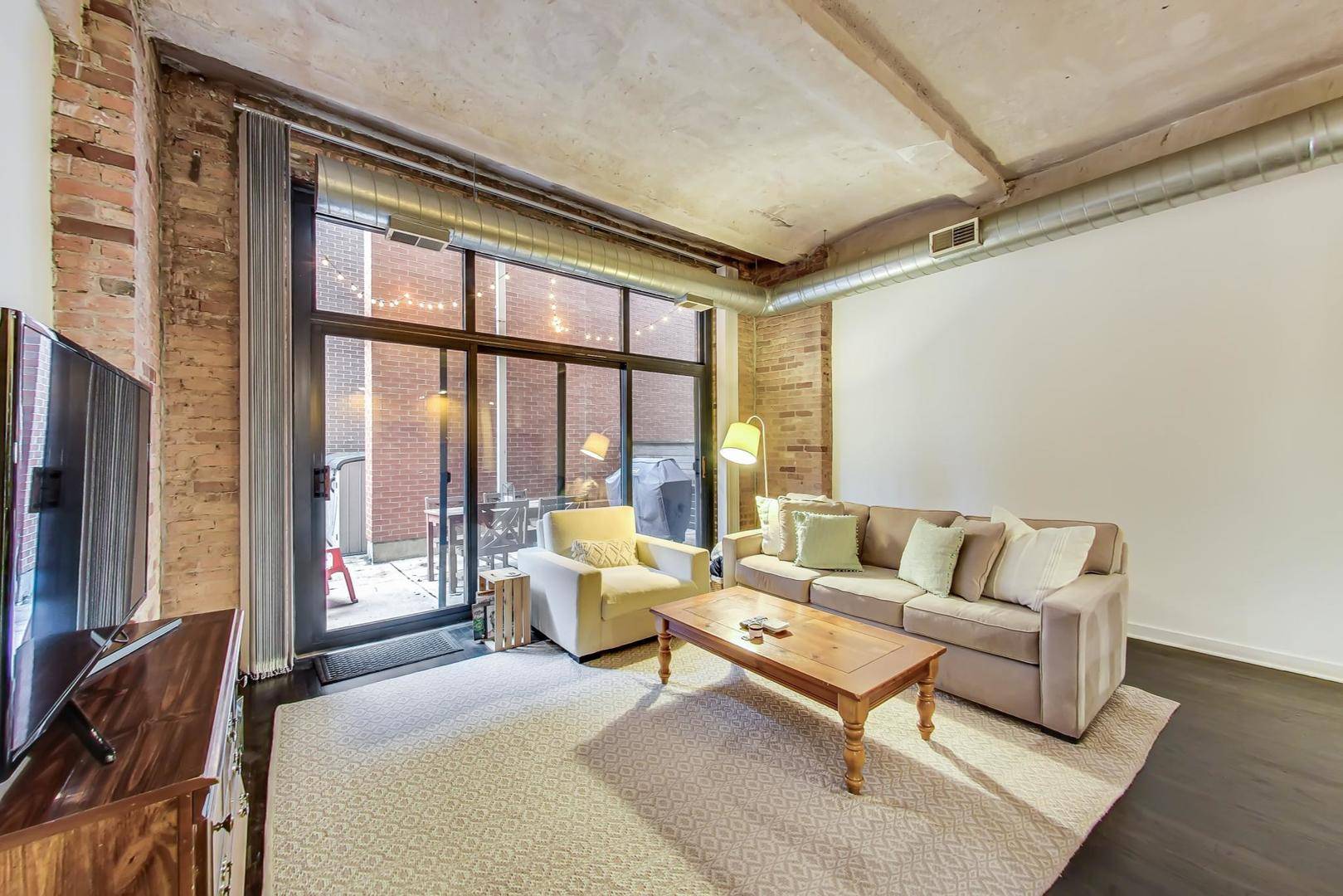 Chicago, IL 60616,1910 S Indiana AVE #115