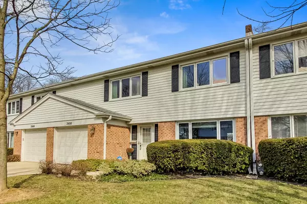 2608 E Bel Aire DR, Arlington Heights, IL 60004