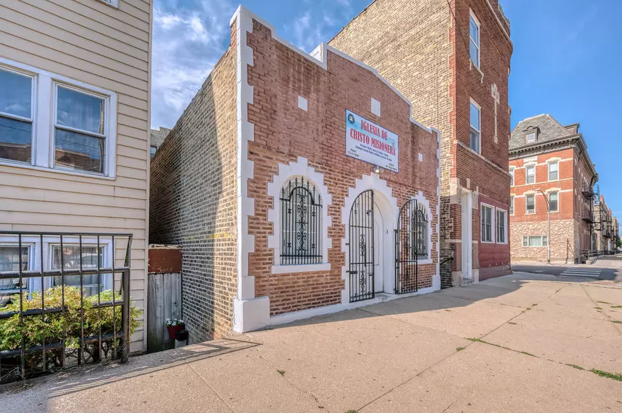 1457 W Blackhawk ST, Chicago, IL 60642