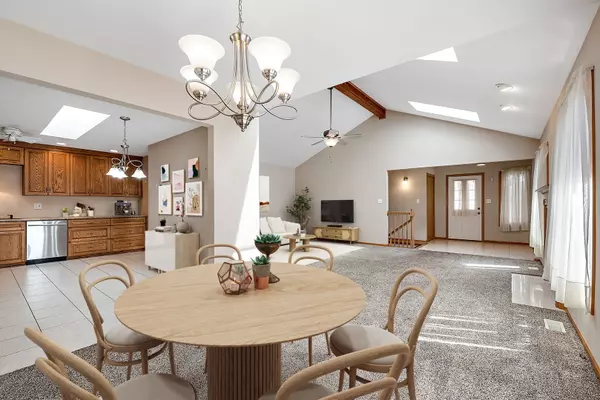 Tinley Park, IL 60487,17328 Carlyle CT