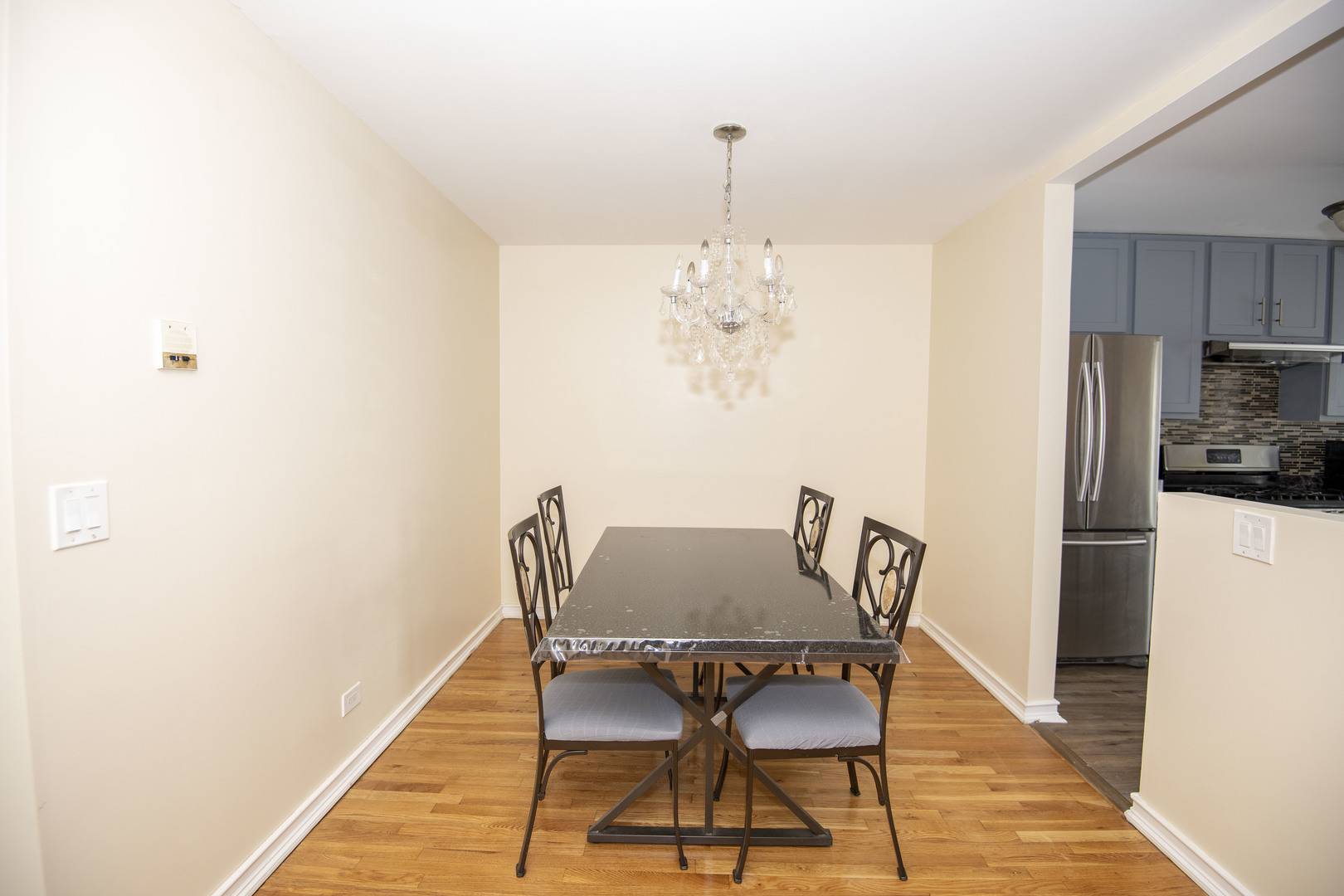 Woodridge, IL 60517,7020 NEWPORT DR #204
