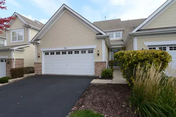 311 Hickory LN, South Elgin, IL 60177