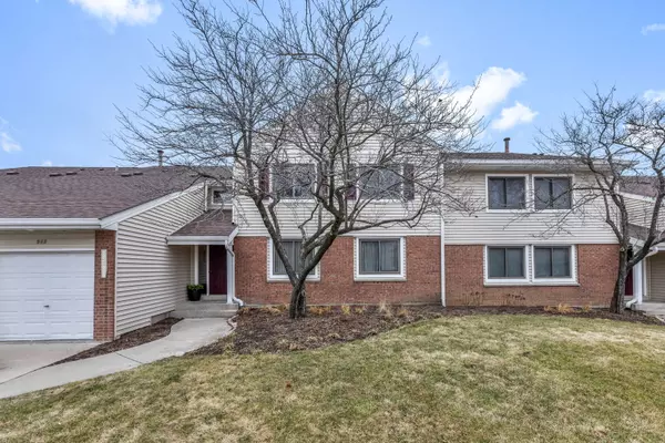 984 Harvest CIR #13-802, Buffalo Grove, IL 60089