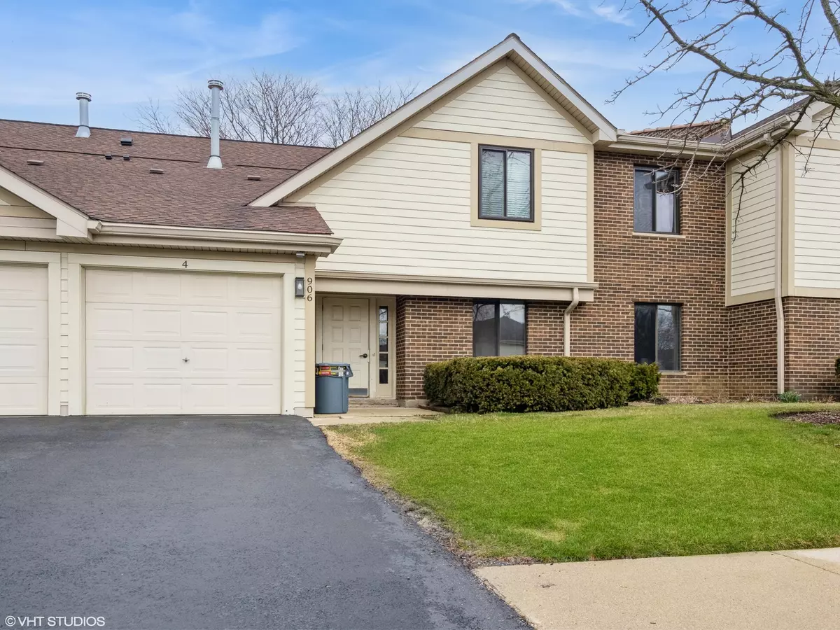 Palatine, IL 60074,906 E KINGS ROW #4