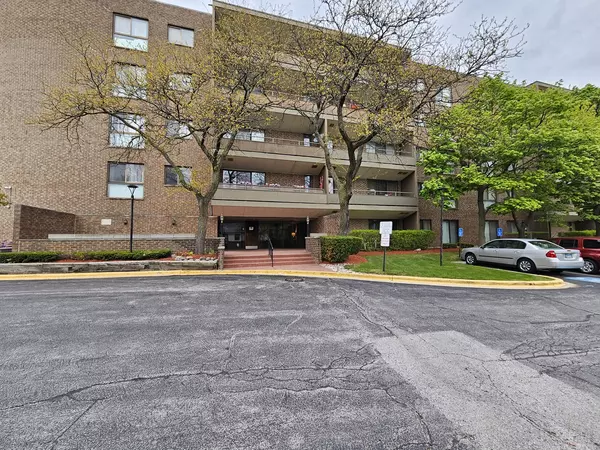 5 E Carriageway DR #304, Hazel Crest, IL 60429