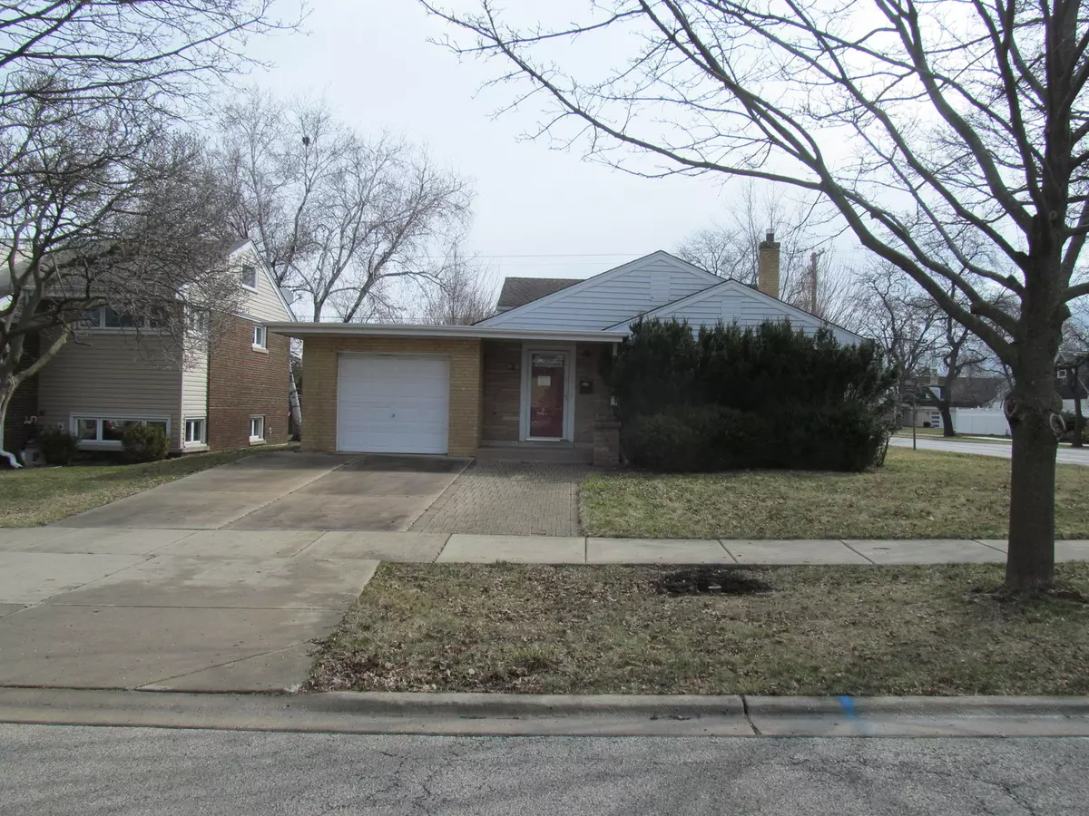 Arlington Heights, IL 60005,3 N Yale AVE