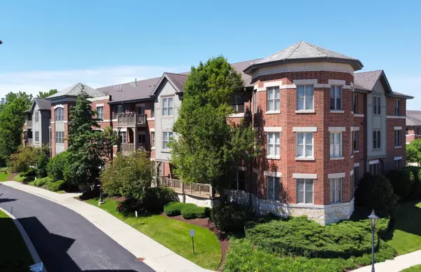 267 E Railroad AVE #204, Bartlett, IL 60103