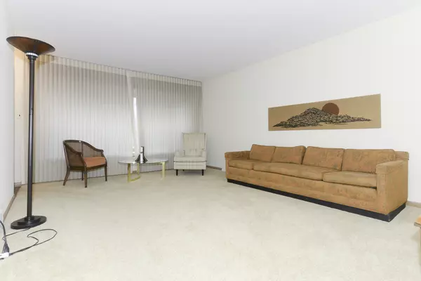 Chicago, IL 60631,7039 N Ottawa AVE