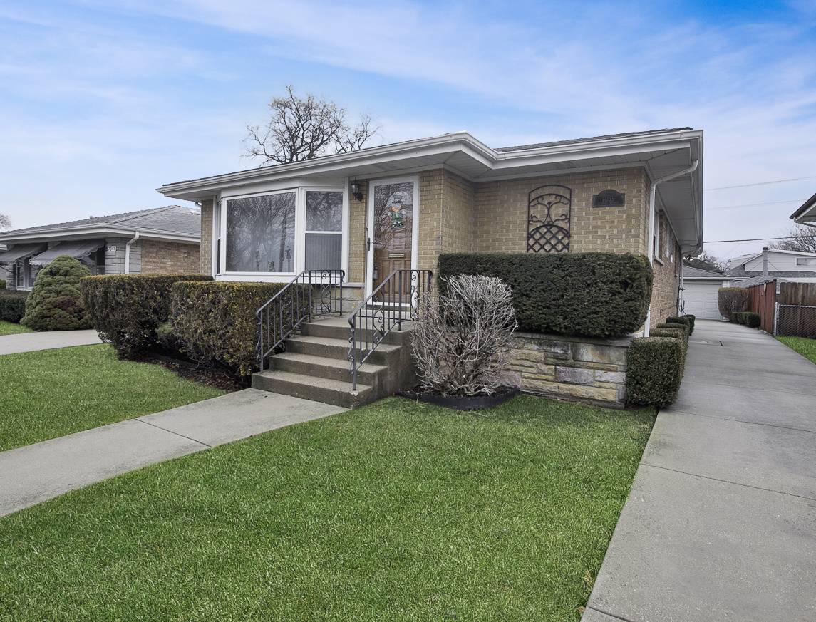 7039 N Ottawa AVE, Chicago, IL 60631