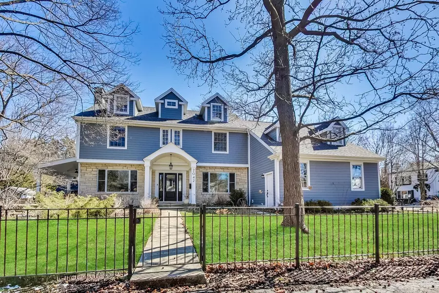2042 Beechwood AVE, Wilmette, IL 60091