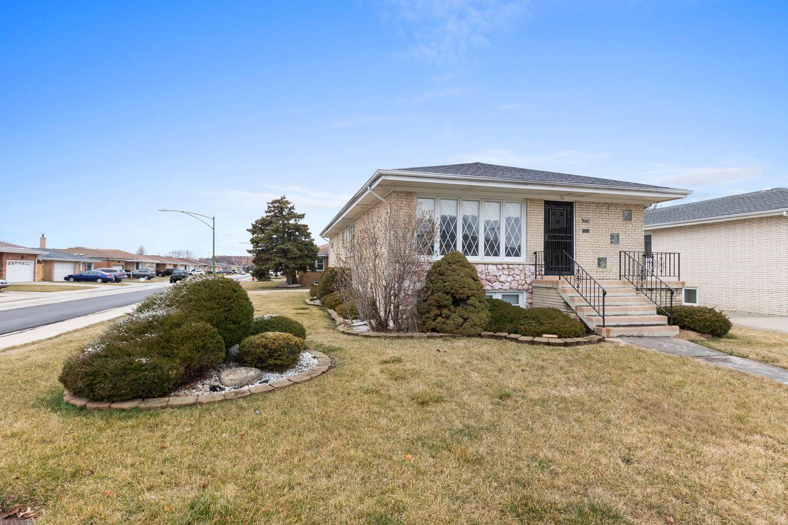 Chicago, IL 60656,5342 N Pioneer AVE