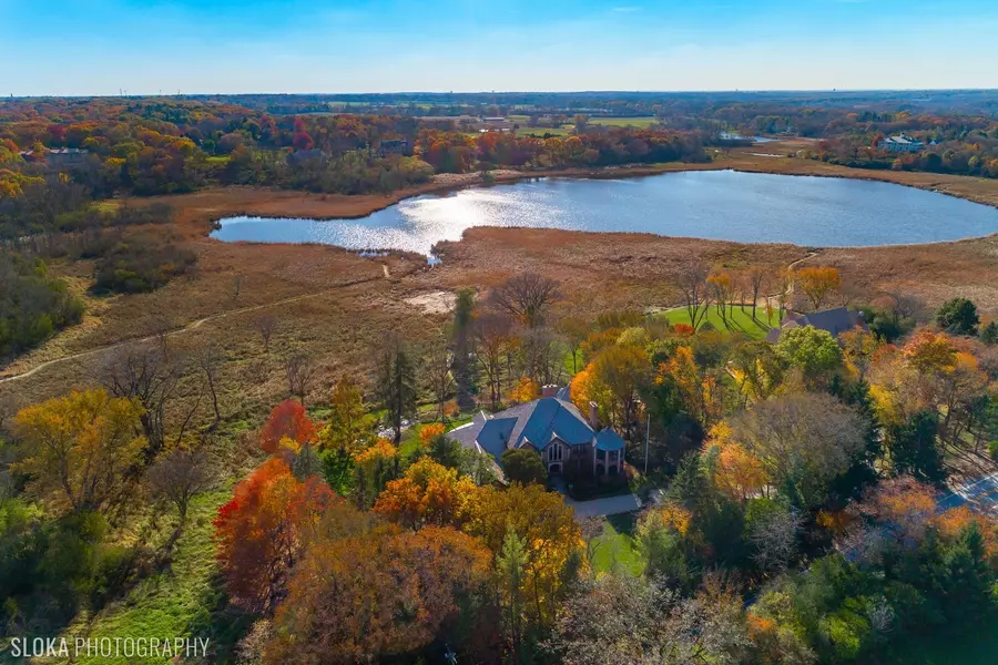 211 OTIS RD, Barrington Hills, IL 60010