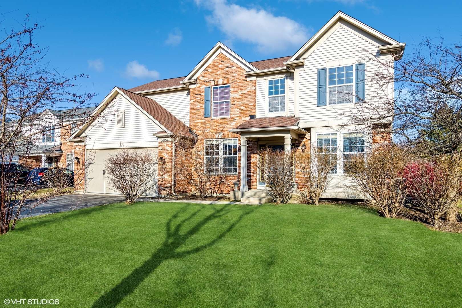 3951 Georgetown CIR, Algonquin, IL 60102