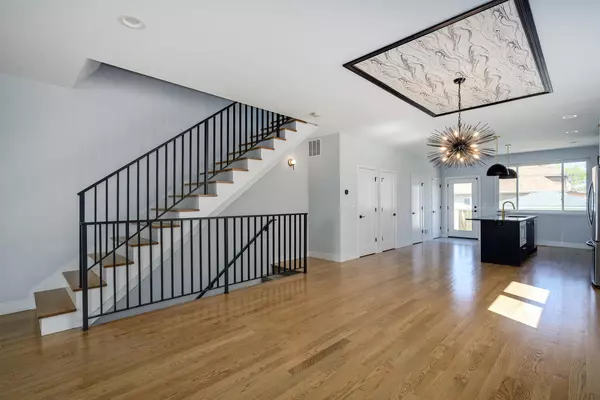 Chicago, IL 60612,2525 W Lexington ST