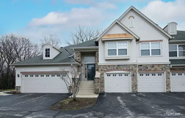 218 Shadow Creek CIR, Vernon Hills, IL 60061