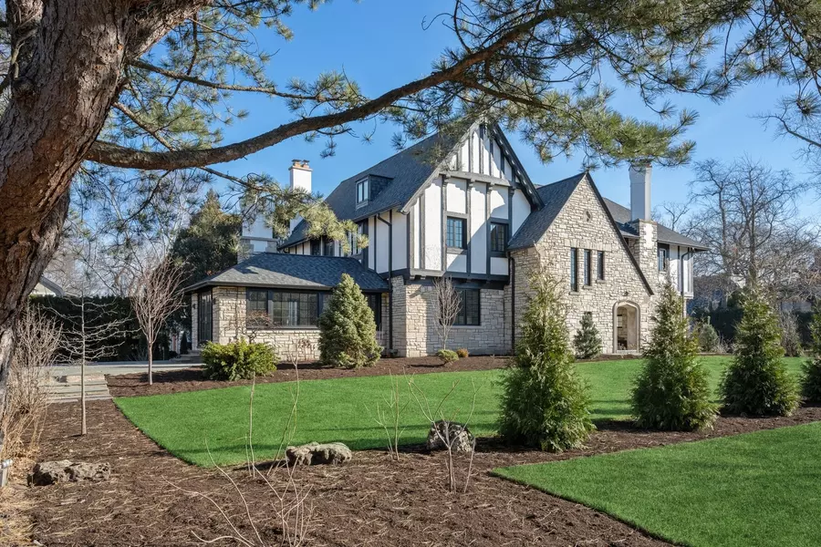 405 Sheridan RD, Kenilworth, IL 60043