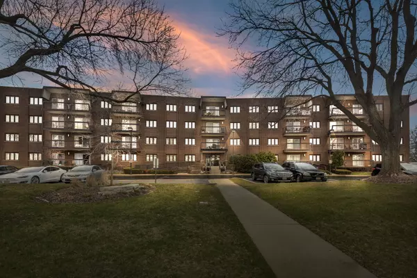 400 E Dundee RD #210, Buffalo Grove, IL 60089