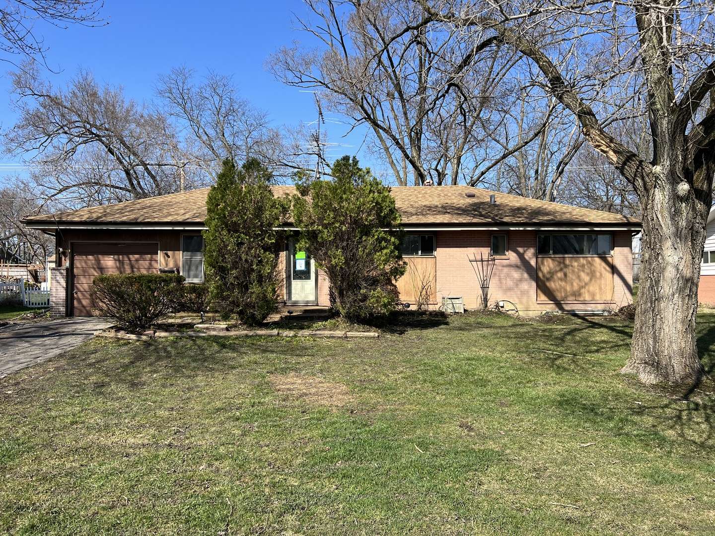500 Mohave ST, Hoffman Estates, IL 60169