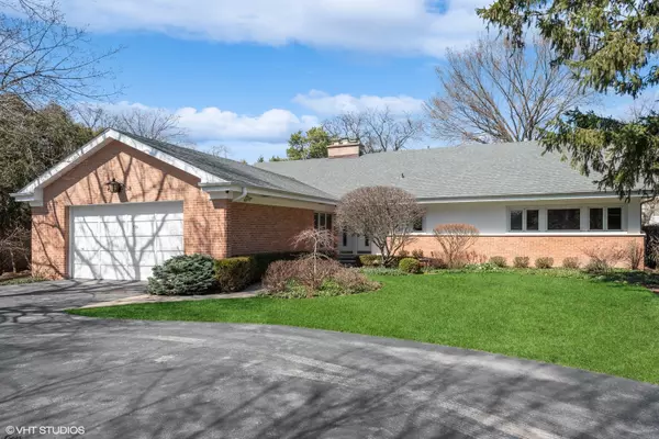 735 Brookvale TER, Glencoe, IL 60022