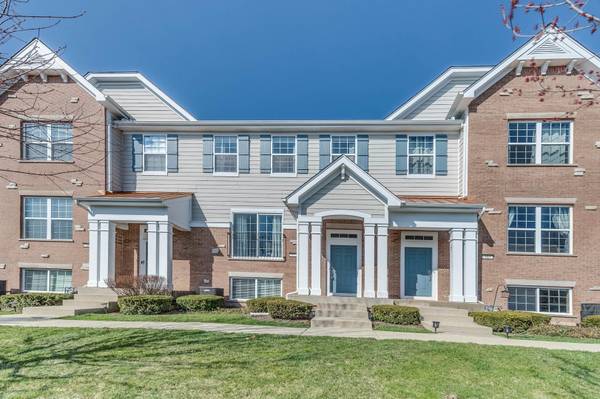 105 Arcadia LN, Lake Zurich, IL 60047