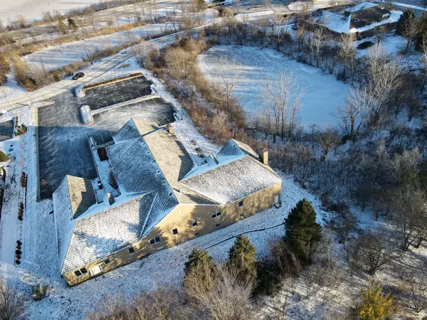 South Barrington, IL 60010,6 Executive CT