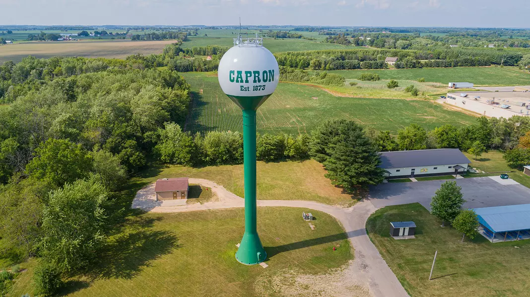 160 Sundance TRL, Capron, IL 61012