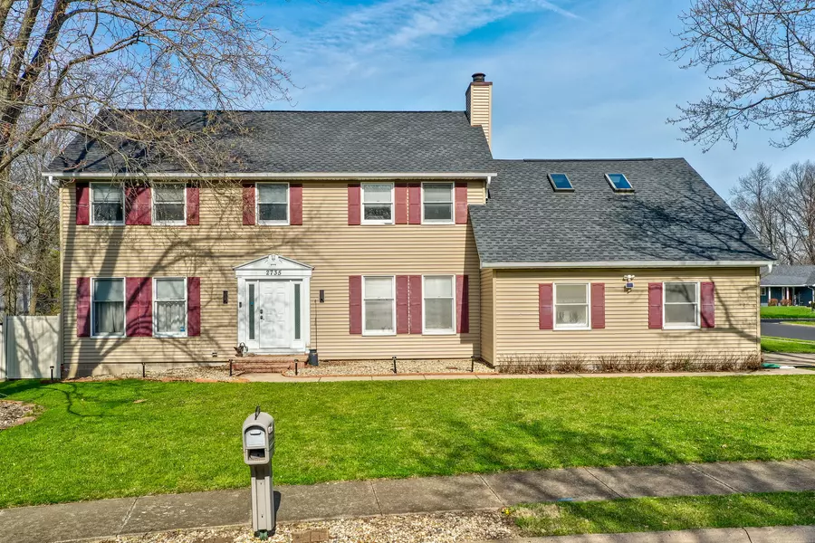 2735 N Woodhaven DR, Peoria, IL 61604