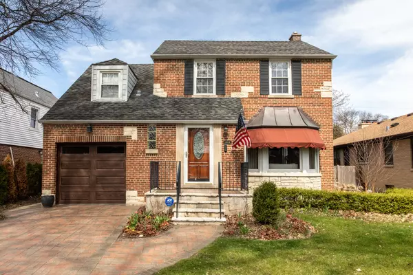 1904 Woodland AVE, Park Ridge, IL 60068