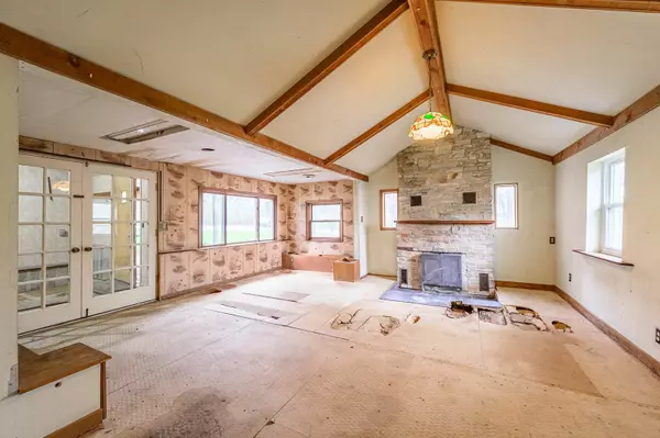 South Elgin, IL 60177,335 Riverview DR