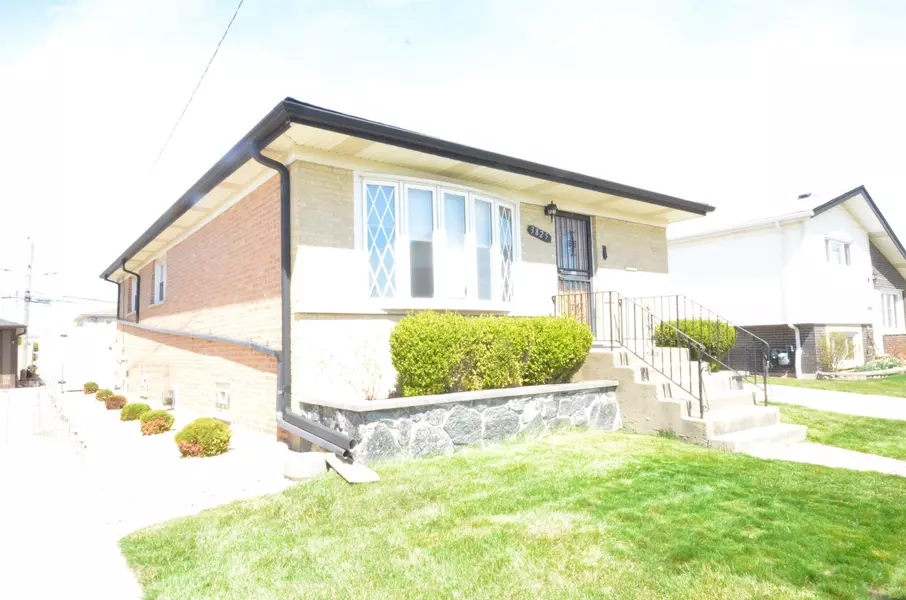 3825 Emerson DR, Schiller Park, IL 60176