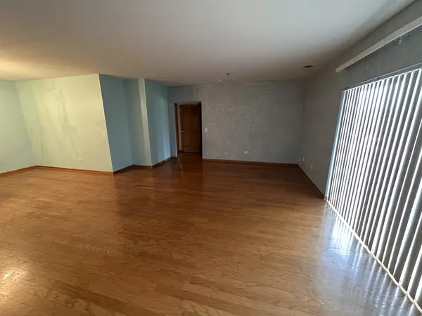 Addison, IL 60101,701 N 5th AVE #201