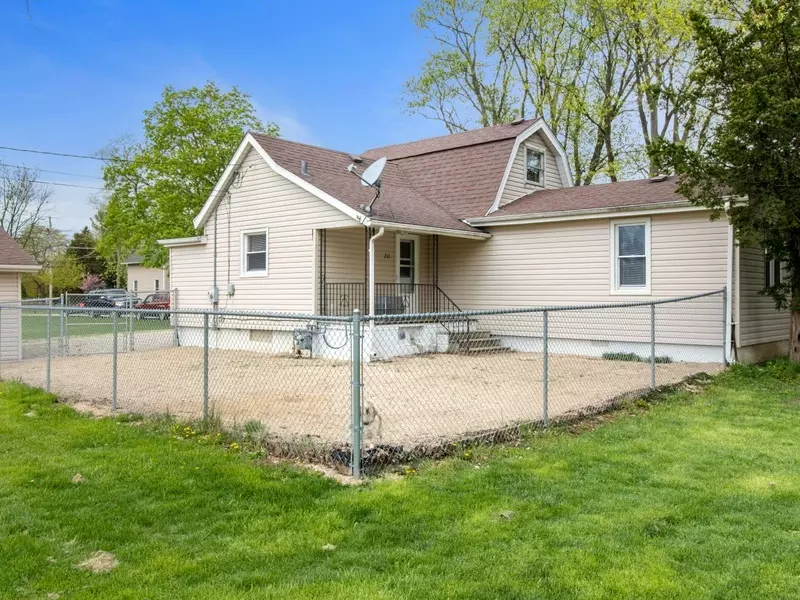 Elwood, IL 60421,211 S Douglas ST