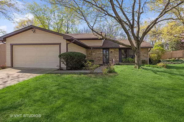 Lisle, IL 60532,6571 Deerpath CT