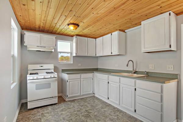 Antioch, IL 60002,25140 W Oak LN