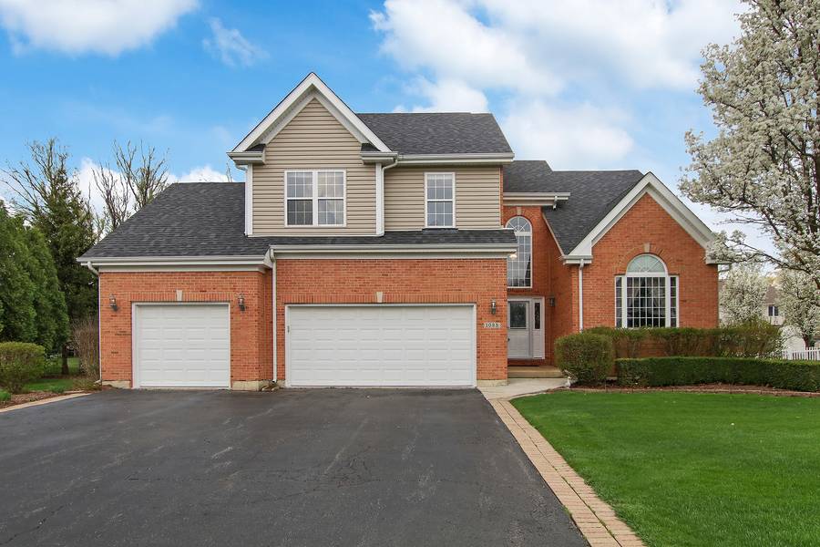 1025 Erica DR, Wauconda, IL 60084