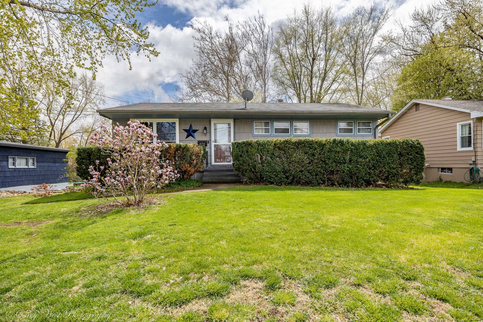 830 W Taylor ST, Dekalb, IL 60115